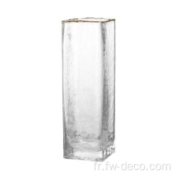 Arrangement de fleurs transparentes de vase en verre créatif